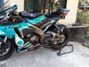 Modifikasi Yamaha Vixion Tampil Sporty ala Motor Balap Valentino Rossi