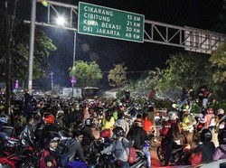Polisi Sebut Ada Seribuan Motor Terobos Penyekatan Mudik Kedungwaringin