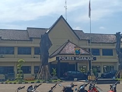 Sejak OTT Hingga Saat Ini Bupati Nganjuk Masih Diperiksa di Polres