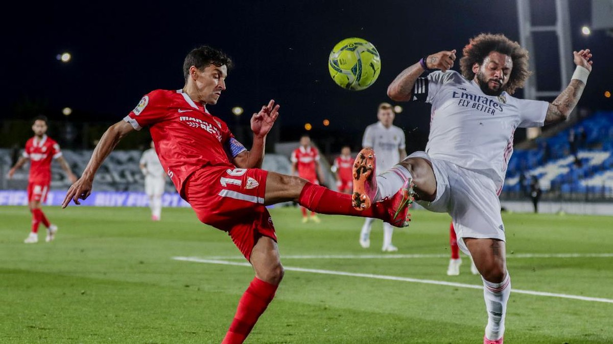 Real Madrid vs Sevilla berakhir imbang 2-2. (Foto: AP/Manu Fernandez)