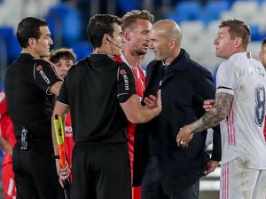Geramnya Zidane Gegara Madrid Dihukum Penalti Kontroversial Geramnya Zidane Gegara Madrid Dihukum Penalti Kontroversial