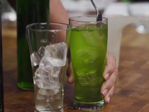 Resep Sirup Cocopandan Alami Sederhana Buatan Rumahan Resep Sirup Cocopandan Alami Sederhana Buatan Rumahan