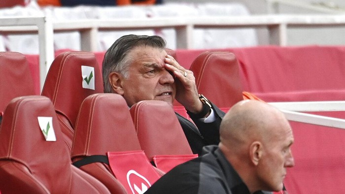 West Bromwich Albions manager Sam Allardyce reacts during the English Premier League soccer match between Arsenal and West Bromwich Albion at the Emirates Stadium in London, England, Sunday, May 9, 2021. (Andy Rain/ Pool via AP)