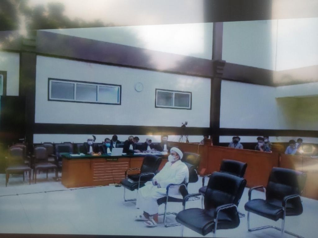 HRS Bicara Penembakan Laskar FPI di Sidang Pleidoi Kasus Kerumunan HRS Bicara Penembakan Laskar FPI di Sidang Pleidoi Kasus Kerumunan