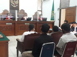 Terdakwa Kasus Kebakaran Gedung Kejagung Minta Divonis Bebas Terdakwa Kasus Kebakaran Gedung Kejagung Minta Divonis Bebas