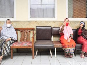 Potret Lansia di Panti Jompo Bandung Rindu Keluarga Tapi Terhalang Corona