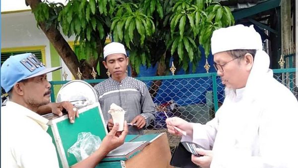 Kenangan Mendiang Ustaz Tengku Zulkarnain saat Ngopi hingga Jajan Es Krim
