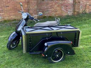 Kece Banget, Vespa Disulap Jadi Street Food