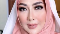 8 Gaya Yuni Rahma, Istri Bupati Nganjuk yang Suaminya Ditangkap KPK