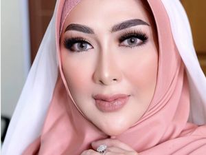 8 Gaya Yuni Rahma, Istri Bupati Nganjuk yang Suaminya Ditangkap KPK 8 Gaya Yuni Rahma, Istri Bupati Nganjuk yang Suaminya Ditangkap KPK