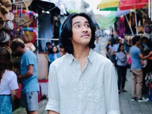 Abidzar Ogah Ambil Pusing Gayanya Saat Umrah Dikritik Netizen Abidzar Ogah Ambil Pusing Gayanya Saat Umrah Dikritik Netizen