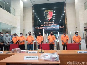 Polri Sita Rp 647,9 Juta dari Brankas Bupati Nganjuk Polri Sita Rp 647,9 Juta dari Brankas Bupati Nganjuk
