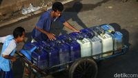 Berkah Ramadhan, Penjual Air Bersih Keliling Raup Untung