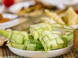 Bentuk Ketupat Persegi Empat yang Punya Makna Sakral