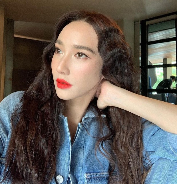 Highlighter di Mata dan Wajah