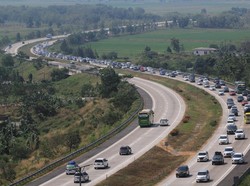 Kemenhub Prediksi Ada Lonjakan Arus Balik Didominasi Mobil-Motor