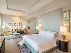 6 Rekomendasi Hotel Instagramable hingga Tarif Menginap di Surabaya