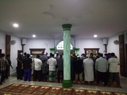 Keluarga Ustaz Tengku Zulkarnain Salat Gaib di Medan
