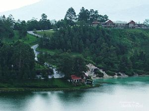 Linow, Kecantikan Danau Tiga Warna di Tomohon
