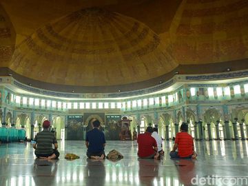 Masjid Kubah Tanpa Penyangga Ini Kebanggaan Tangerang