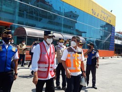 Menhub Tinjau Pelabuhan Tanjung Priok, Pastikan Larangan Mudik Berjalan