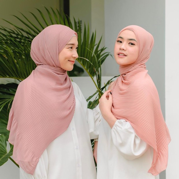 Pashmina plisket/Foto: instagram.com/lozyhijab pashmina plisket