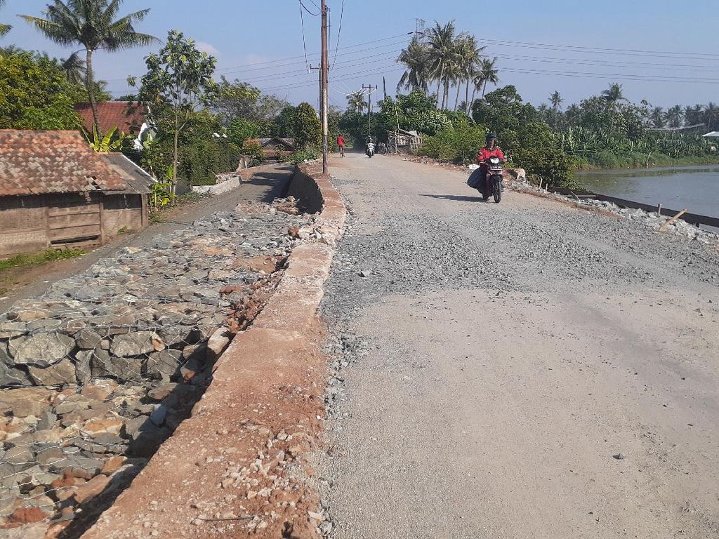 Jl Tanjung Burung Tengerang yang Dulu Longsor, Kini Sudah Bisa Dilintasi Jl Tanjung Burung Tengerang yang Dulu Longsor, Kini Sudah Bisa Dilintasi
