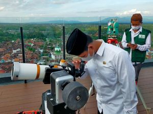 Hilal 1 Syawal Tak Tampak di Banyuwangi Hilal 1 Syawal Tak Tampak di Banyuwangi