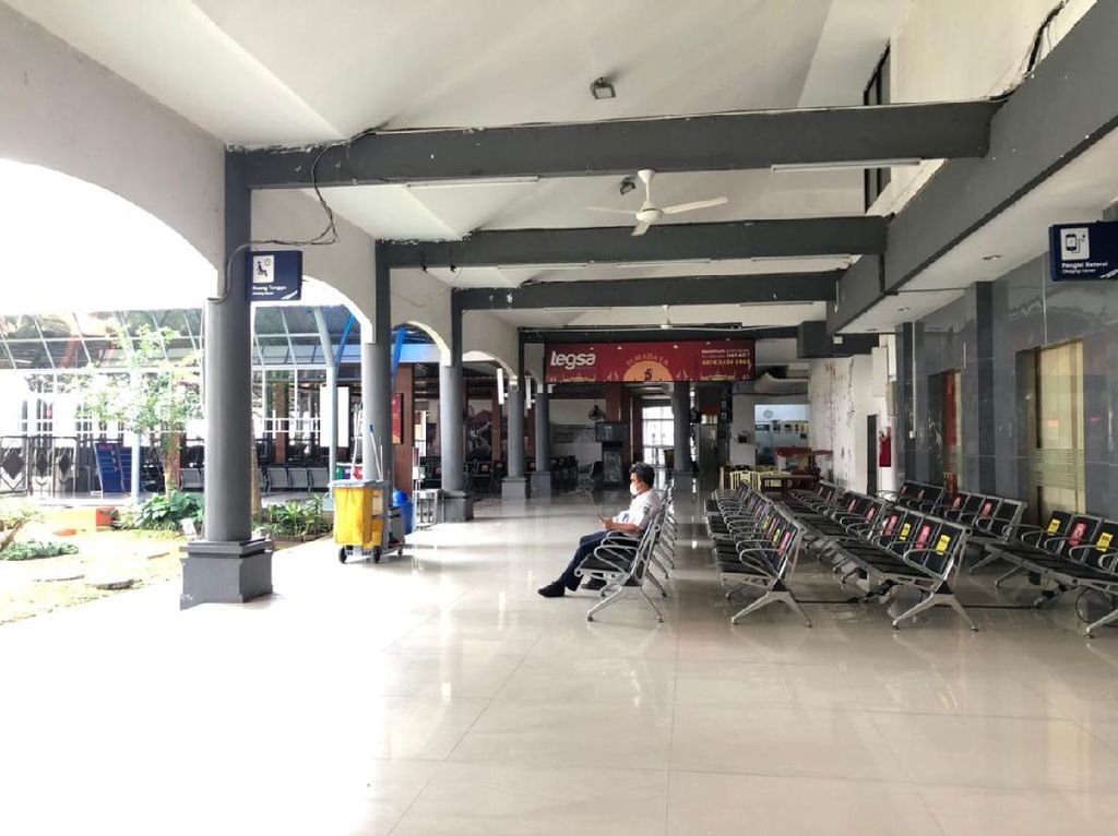 Lebaran Hari Pertama dan Kedua Penumpang Daops 8 Hanya 500 Orang Lebaran Hari Pertama dan Kedua Penumpang Daops 8 Hanya 500 Orang