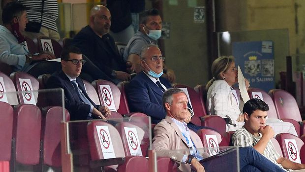SALERNO, ITALY - JULY 24: Claudio Lotito US Salernitana CoPresident and his family look on from the stands during the serie B match between US Salernitana and FC Empoli at Stadio Arechi on July 24, 2020 in Salerno, Italy. (Photo by Francesco Pecoraro/Getty Images for Lega Serie B)