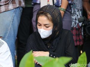 Pegang Perut Istri Sapri Pantun, Nikita Mirzani: Dedeknya Gerak-gerak