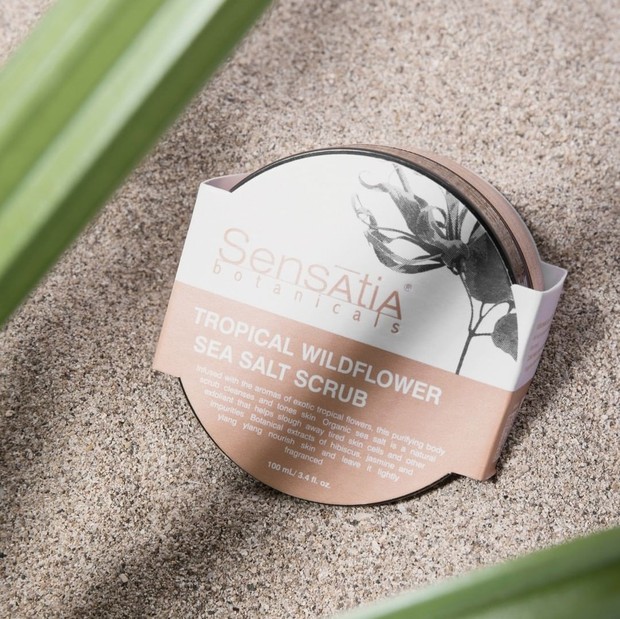 Sensatia Botanicals Body Scrub/instagram.com/sensatiabotanicals Efektif dalam mengangkat sel kulit mati, Sensatia Botanicals Body Scrub juga mampu mengurangi garis halus dan berperan sebagai antioksidan.