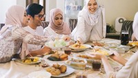 Hadits Memuliakan Tamu dan Adabnya dalam Islam