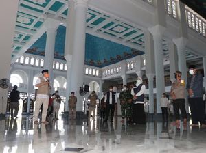 Gubernur Khofifah Larang Warga Takbir Keliling