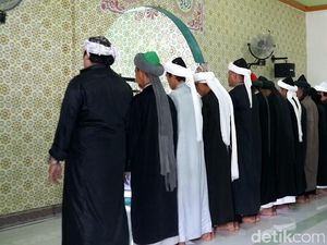 Lebaran Duluan, Jemaah Latiful Akbar di Bone Salat Id 2021 Hari Ini Lebaran Duluan, Jemaah Latiful Akbar di Bone Salat Id 2021 Hari Ini