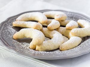 Lebaran, Kukis, dan (Ketimpangan) Kebahagiaan Lebaran, Kukis, dan (Ketimpangan) Kebahagiaan