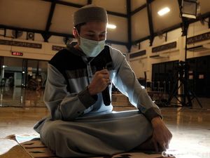 Bacaan Sholawat Badar, Pujian untuk Mohon Pertolongan Allah Bacaan Sholawat Badar, Pujian untuk Mohon Pertolongan Allah