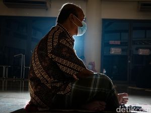 Khusyuk Takbiran di Masjid Raya Bintaro