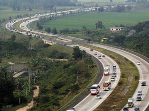 Libur Isra Miraj, Tol Cipali Ramai Lancar Walau Ada Perbaikan