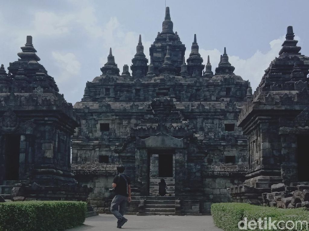 Candi Plaosan di Klaten Sepi Pengunjung Candi Plaosan di Klaten Sepi Pengunjung