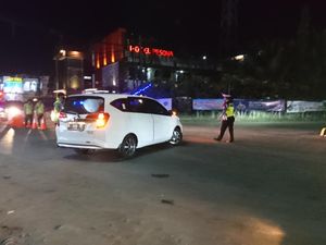 Puluhan Kendaraan Pemudik Diputar Balik di Pos Penyekatan Cilegon