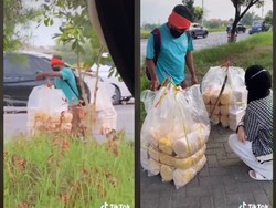 Salut! Perjuangan Penjual Kerupuk Jualan Lintas Provinsi dengan Jalan Kaki