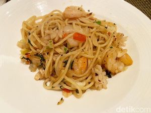 Santap Hidangan Jepang hingga Italia Enak di The Cafe yang Terapkan Prokes