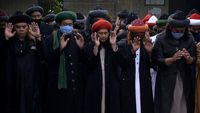 Jamaah Ini Salat Idul Fitri Lebih Awal