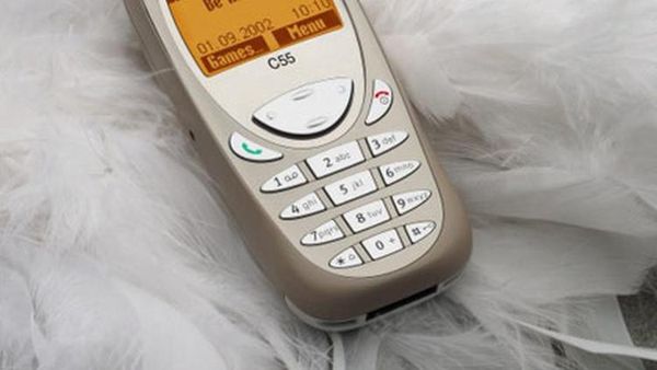 Deretan Ponsel Lawas dengan Jutaan Kenangan