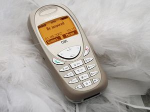 Deretan Ponsel Lawas dengan Jutaan Kenangan Deretan Ponsel Lawas dengan Jutaan Kenangan