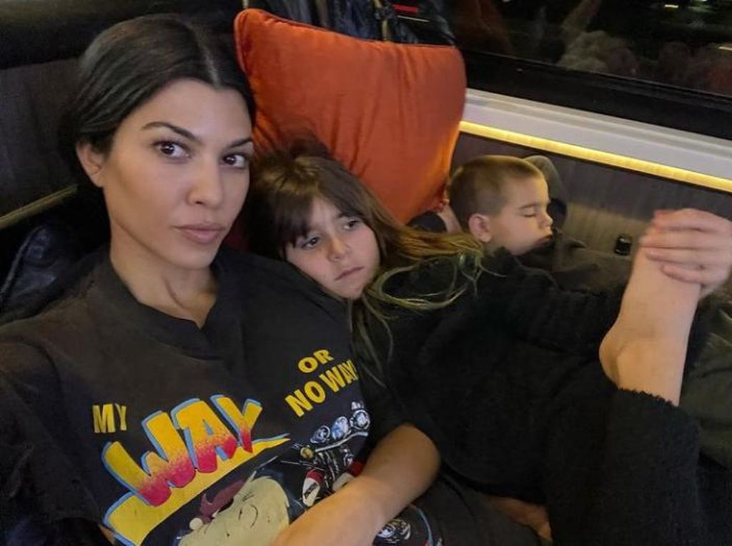 Kourtney Kardashian Beri Tips Simpan Makanan, Netizen Salut! Kourtney Kardashian Beri Tips Simpan Makanan, Netizen Salut!