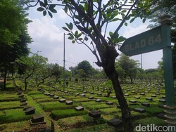 Sepinya TPU Karet Bivak Saat Kegiatan Ziarah Ditutup Selama Lebaran