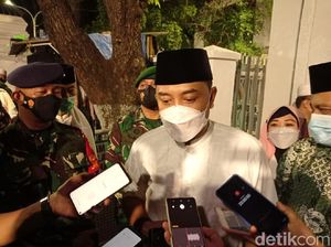 Wali Kota Eri Cek 5 Masjid Besar di Surabaya yang Gelar Salat Id