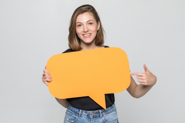 Woman with Yellow Bubble Text | Sc : Freepik.com